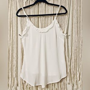 Altar’d State Women’s Sz Med White Lightweight Ruffle Tank EUC
